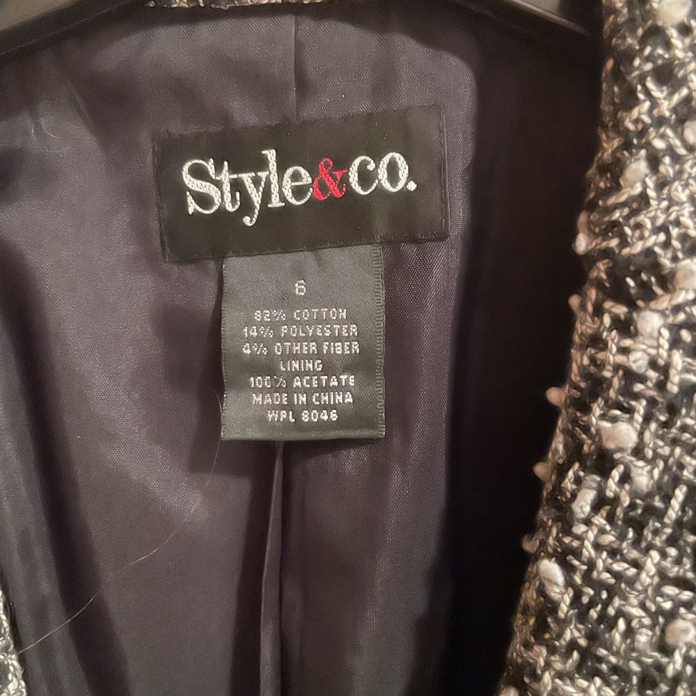 Blazer - Picture 3 of 3